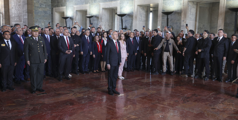 Kemal Kılıçdaroğlu Anıtkabir ziyareti,CHP 103. kuruluş yıl dönümü, Kılıçdaroğlu Anıtkabir Özel Defteri mesajı,CHP 9 Eylül Anıtkabir töreni,Kılıçdaroğlu İsmet İnönü mozolesi