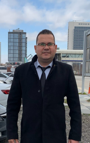 ÖZGÜR YÖRELİ