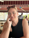 YELİZ  ÖZEL